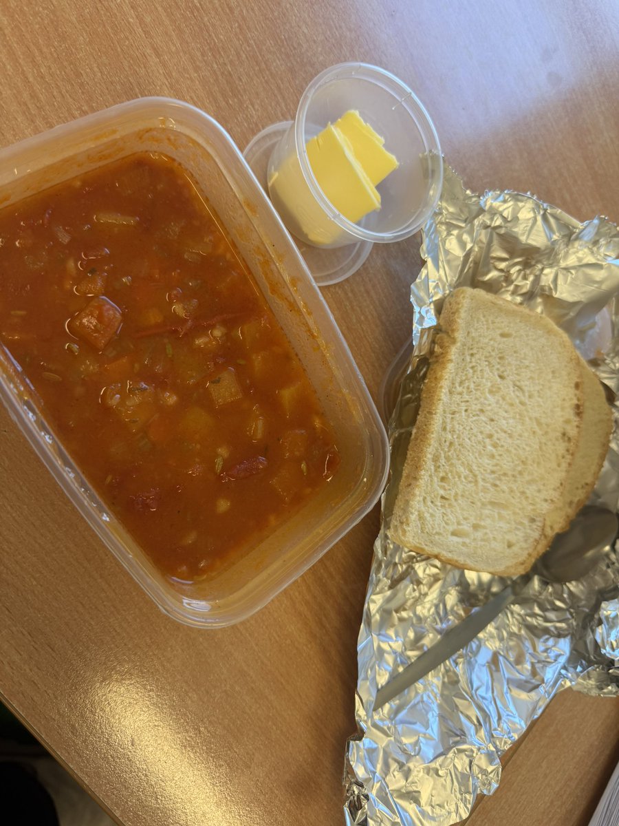 MissEmmaTurner's tweet image. My colleague messaged me last night that they’re bringing me soup and sourdough for lunch.
And I mean, it was so good. 🥰

#GoodThings