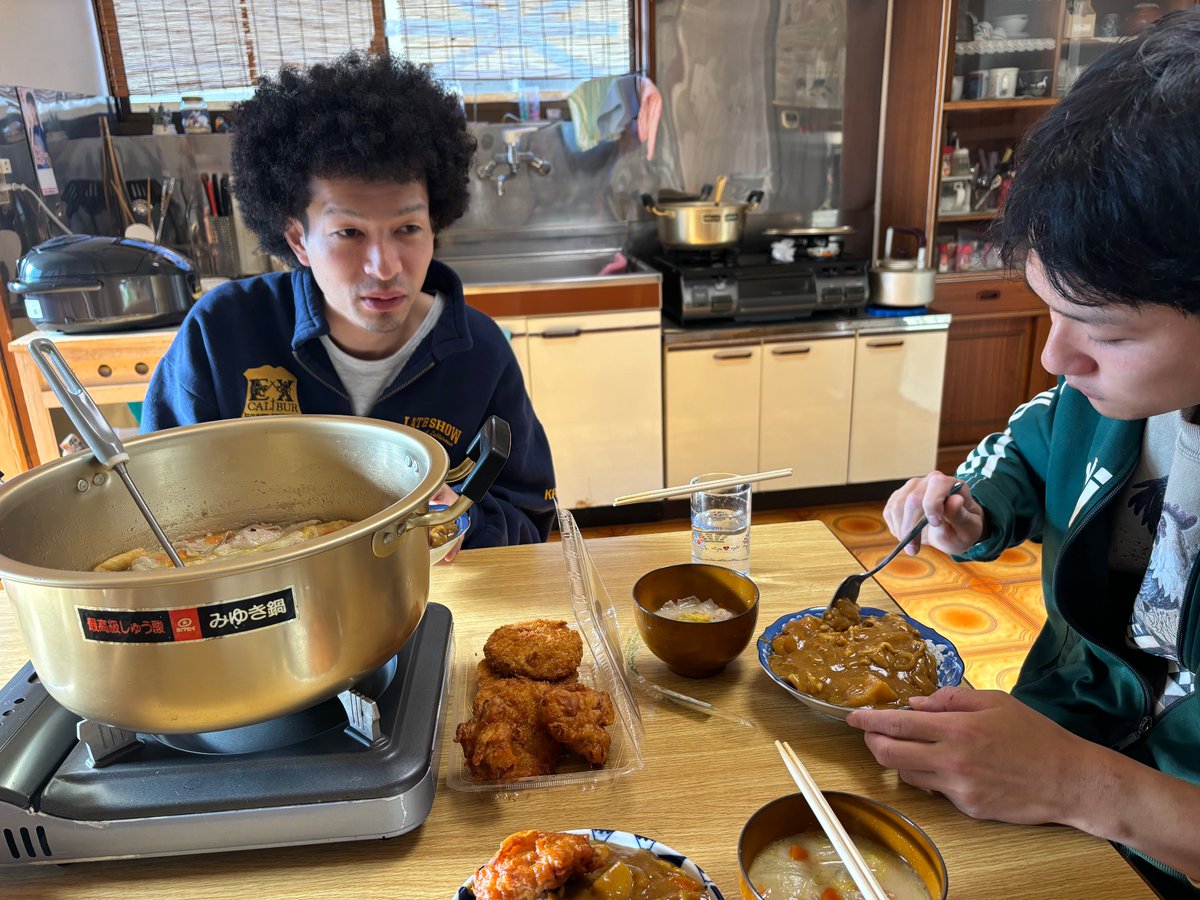 tonericos_band's tweet photo. てるさんの実家に行ったら、カレーが用意されていたの、伏線回収ってことか‼️ https://t.co/XvHTT1BE2Y