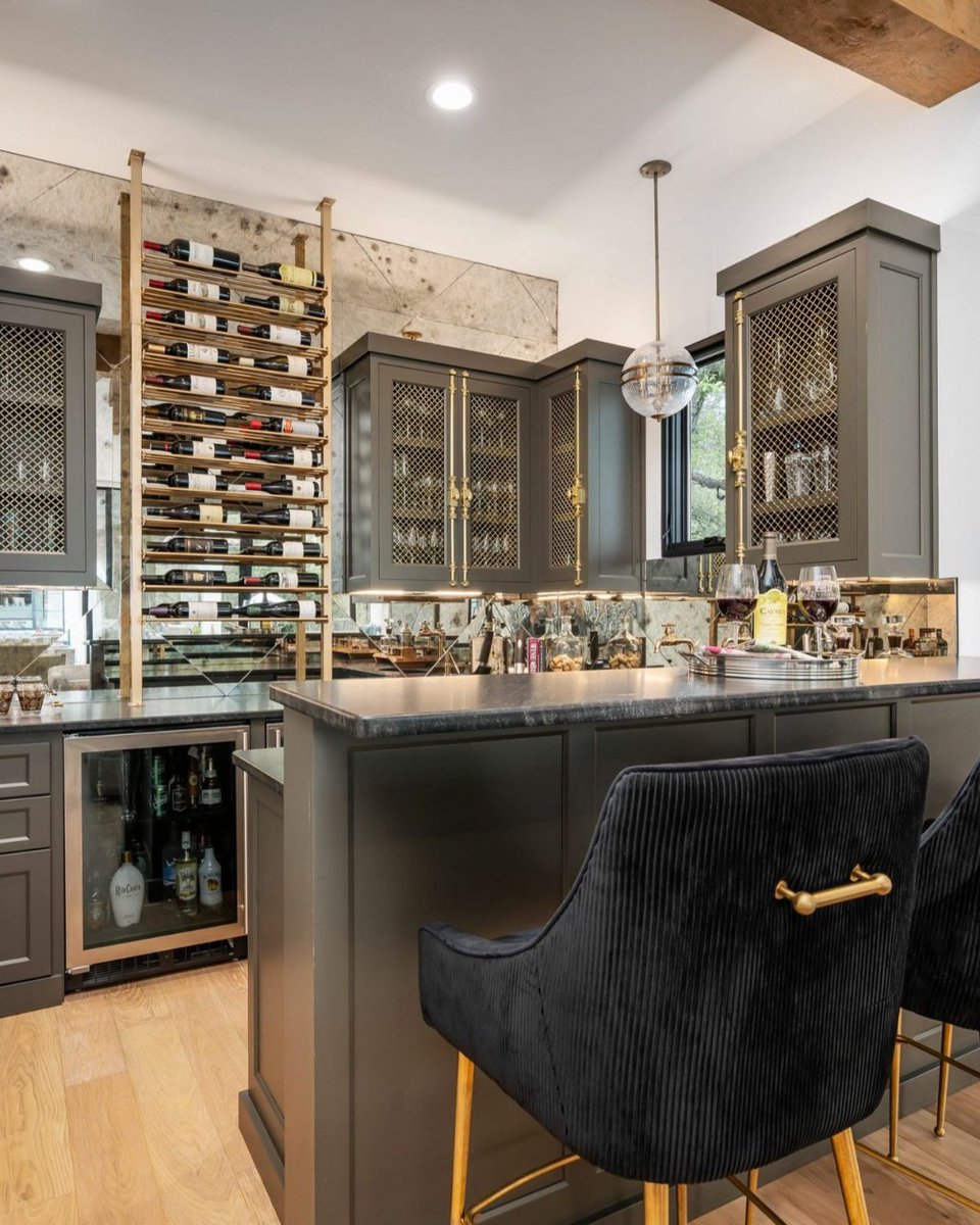 In this San Antonio home by Paul Allen Homes and Finishing Touches Design, the Evolution Low Profile Wine Rack turns a wet bar into a vertical focal point.
vintageview.co.uk/wine-wall-post/
