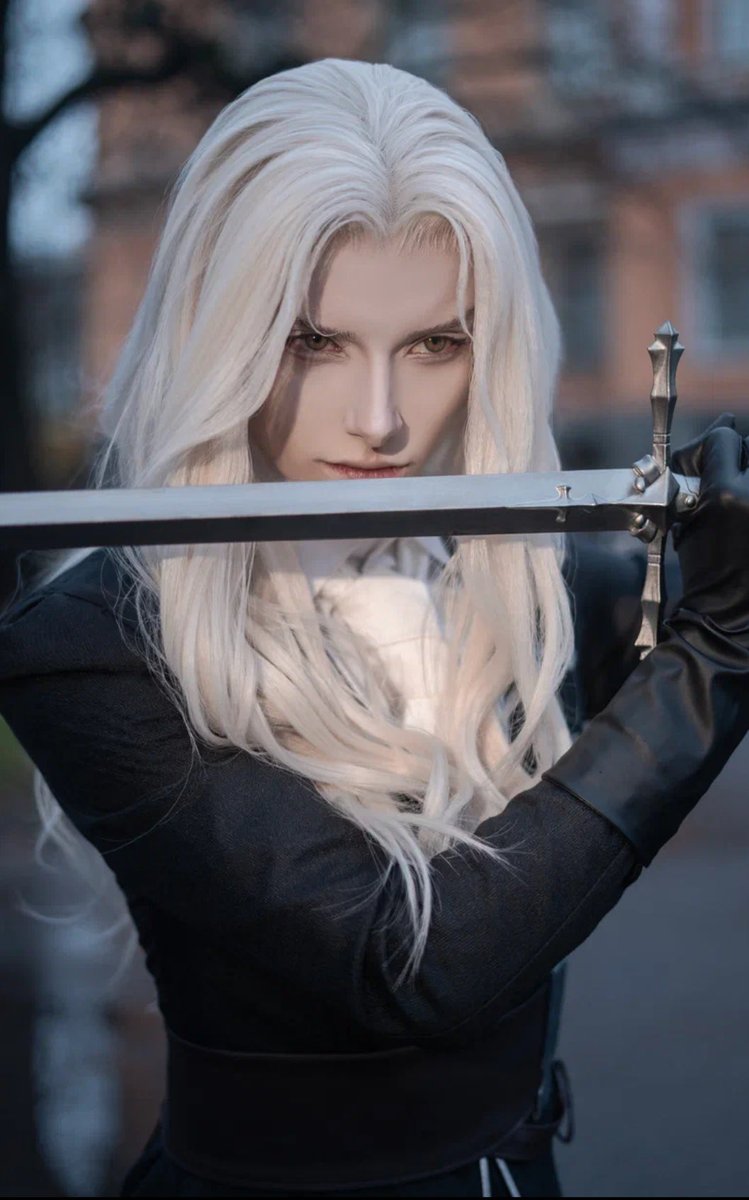 Viva la revolución 🗡️
#alucard #cosplay #Castlevania