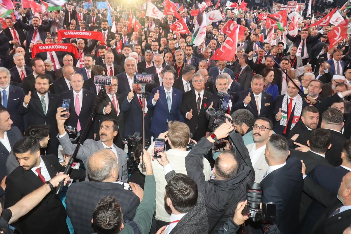 İş Başa Düştü !!! 

Hedef 100.000 demiştik, 103.000 ile noktayı koymuş olduk. 

#FatihErbakan #hilalinemrinde #refahyollarda