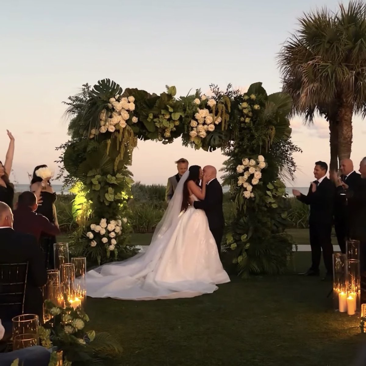 DisturbedFP's tweet image. Congratulations, @DavidMDraiman &amp;amp; @Sarahuli86 🥂