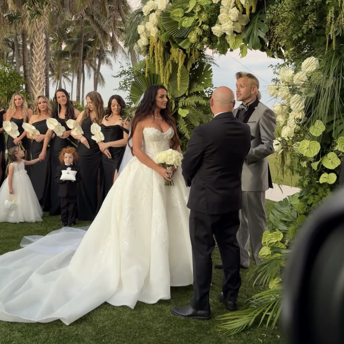 DisturbedFP's tweet image. Congratulations, @DavidMDraiman &amp;amp; @Sarahuli86 🥂