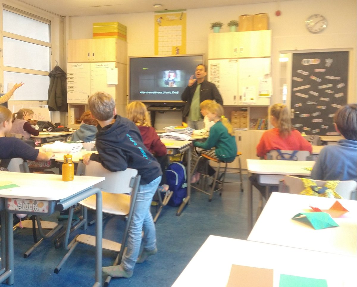 Sporadisch een lesje geven in de Kerckeboschschool <a href="/kerckebosch/">Kerckebosch</a> <a href="/gemeentezeist/">Gemeente Zeist</a> over #volksverhalen in Nederland. Reuzen, witte wieven, maar vooral de killer clowns zijn immens populair bij de jeugd!