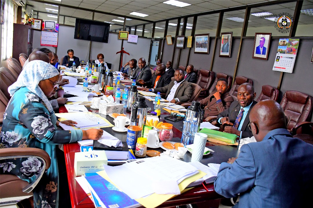 The Electoral Commission today met with aspiring presidential candidates who did not meet the nomination requirements, particularly the requirement for supporting signatures. The engagement follows petitions submitted to the Commission and forms part of the ongoing