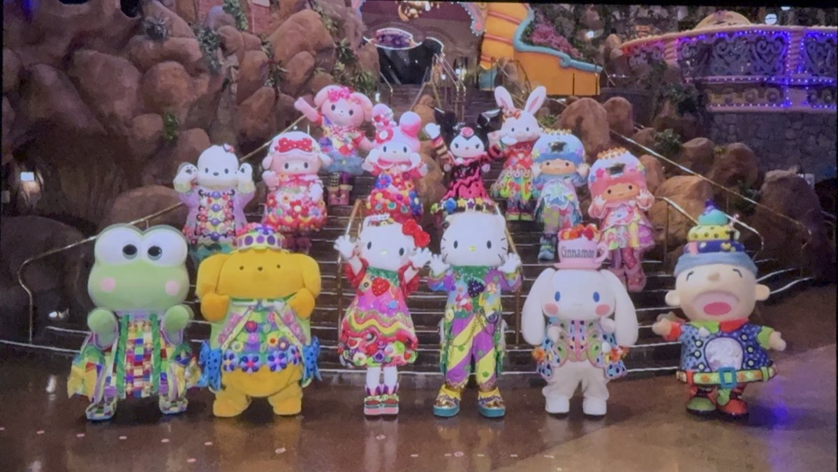 cinnamon_tail's tweet photo. 辛い時や悲しい時、必ず観に行っていたのがミラギフでした
間違いなく私を支えてくれて、大事なことをたくさん教えてくれた
最初から最後まで涙は止まらなかったけど、映画館に集まった仲間たちとありがとうを伝えられたと思う！
この森で出会えたこと
いつまでも忘れないよ
 #ミラクルギフトパレード https://t.co/9d1Geaq3w9