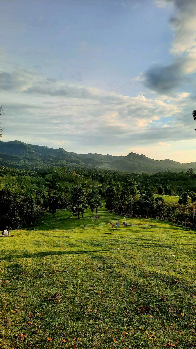 dinday6_'s tweet image. Samsung camera without filter✨️✨️