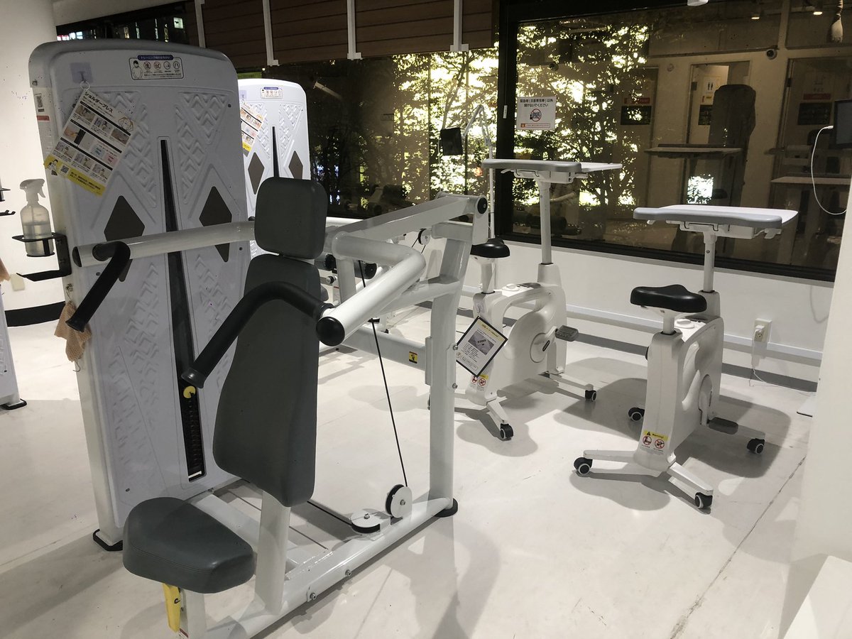 gentle_1047's tweet image. 今日は上半身も下半身も💪🦵全身筋トレ🏋️疲れを溜めない為にデスクバイクで軽く有酸素運動🚲せっかくダイエットして減量したから継続しますよ！#チョコザップ #chocoZAP #筋トレ #デスクバイク #有酸素運動