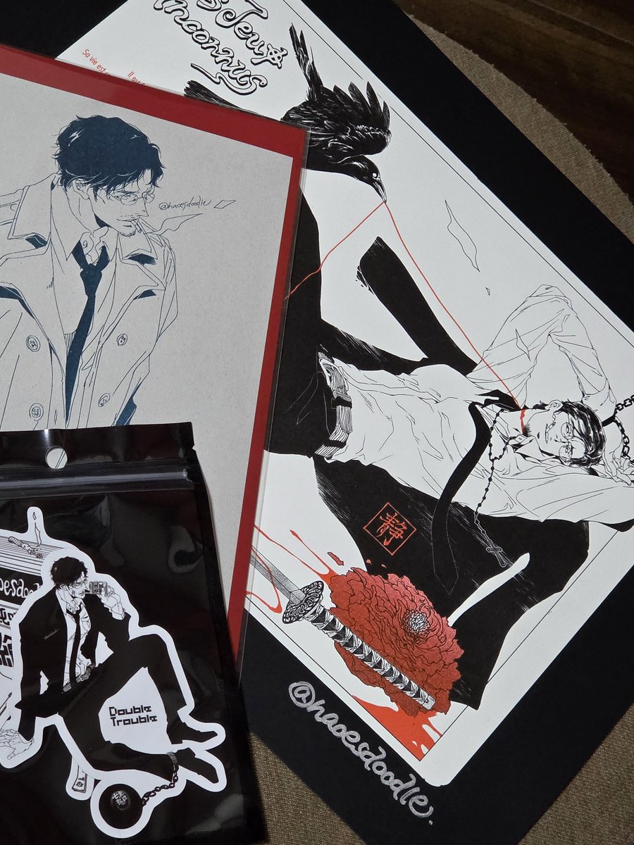 shino_huyu_mon's tweet image. その2ー！
小野ユーレイさま
（@naoesdoodle）カードセットとステッカーセット、複製画。
色気たっぷりなオジサマたちを、堪能しました〜。
帰ってから気づいたんですが、複製画にサインが！！めちゃくちゃ嬉しい！
ありがとうございました〜！
#デザフェス戦利品