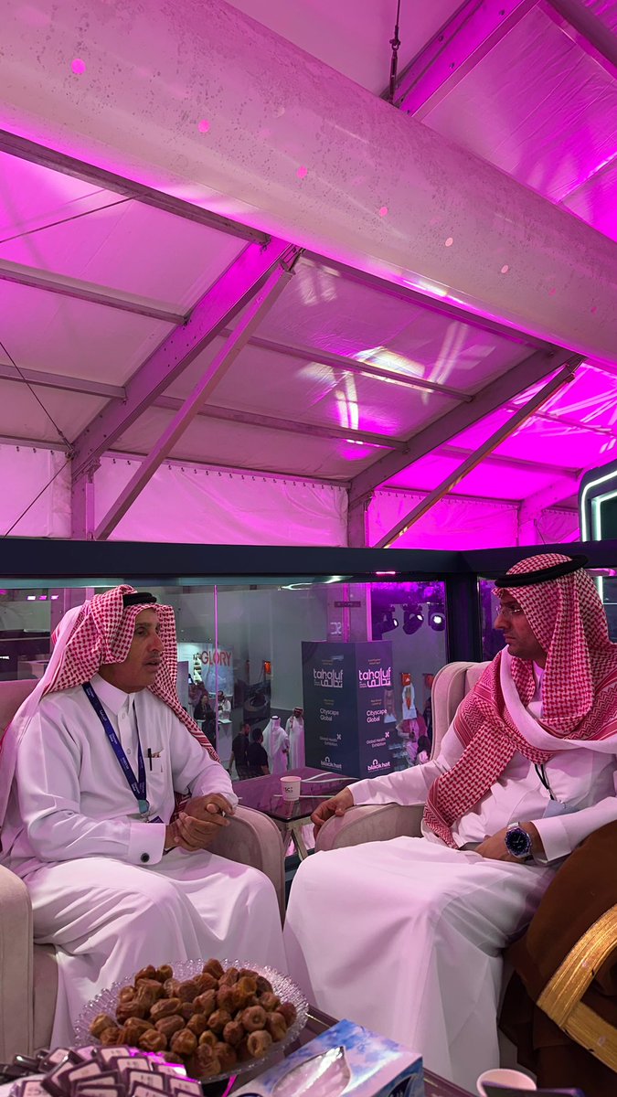 مع سعادة أمين عام هيئة المهندسين في المملكة م فيصل