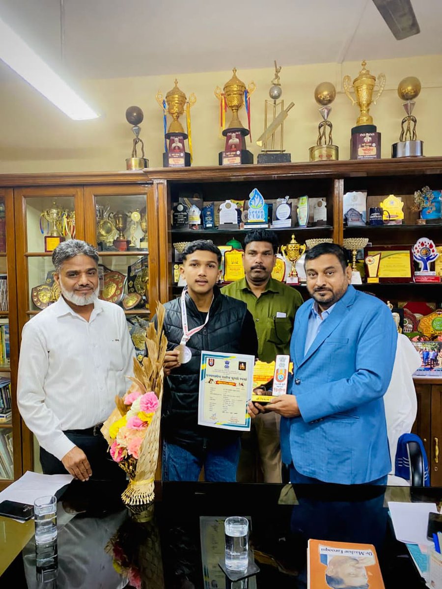 Maza01245's tweet photo. Mujahed shaikh Abdul Hafeez  Student of 11th Arts  won the  Silver medal in DSO under 17 age group Greeko Roman wrestling  championship 2025 at Rajgadh https://t.co/l759e1krJd