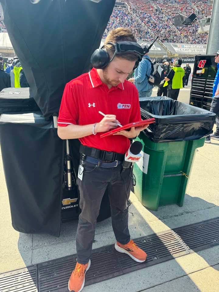 AndrewKurlandTV's tweet image. I fell in love with NASCAR by listening to the radio 📻

I’m thrilled to share that I’ll be joining @PRNlive full time! 

I’ve learned so much from this team already, and it’s an honor to wear their logo on my chest. 

I can’t wait! See you all at the track!