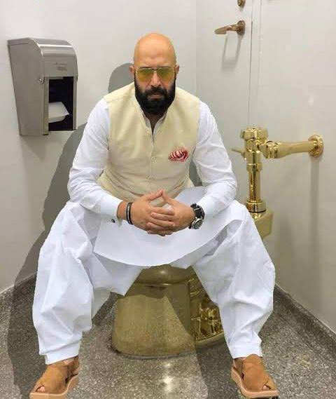 EffendiNews's tweet image. Can someone ask Wajahat S Khan about these pictures that he posed for? They are from the time period when another government was derailed using biased, PTI judges and Imran Khan was forcibly installed by the ISI. 
@WajSKhan