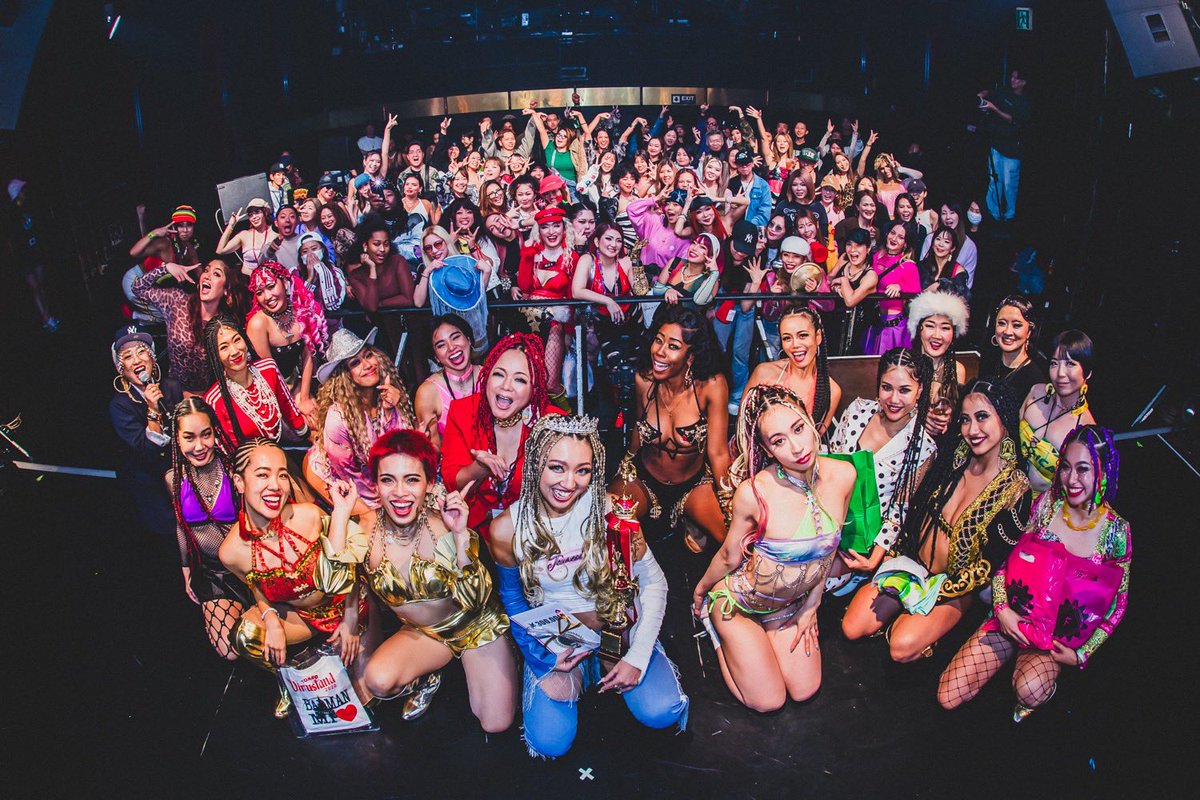 再UP🔥👑🇯🇵
Queens On Top JAPAN2025

👑aami fr. Studio JEUNESSE東京
🥈CHIAKI fr.YAH-MANz大阪
🥉mimi a.k.a RUI東京

Best dresser MIYO 福岡
De umi賞 WAKA 熊本
Funky drop賞 らんぼ～ 大阪
Maaad hustle賞 CHEN 愛知

エントリーしてくれた16名のコンテスタントぜひ応援よろしくお願いします！