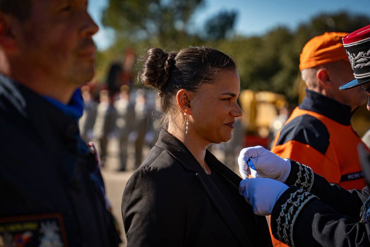 DG_SecCivile's tweet image. Aujourd’hui à Brignoles, au sein du @riisc_7, nous célébrons la Journée nationale de la Sécurité civile.

Un moment solennel pour honorer la mémoire de ceux qui sont allés jusqu’au sacrifice ultime, en donnant leur vie pour sauver celle des autres.

L’occasion également de…