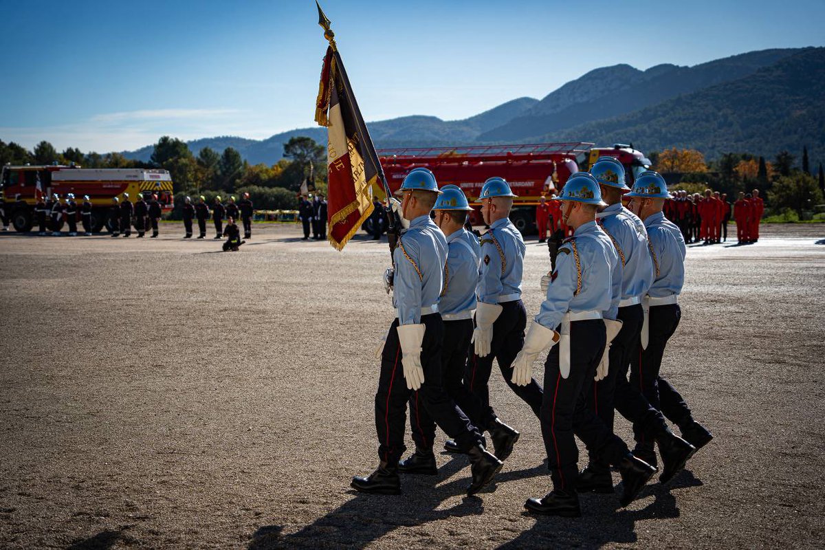 DG_SecCivile's tweet image. Aujourd’hui à Brignoles, au sein du @riisc_7, nous célébrons la Journée nationale de la Sécurité civile.

Un moment solennel pour honorer la mémoire de ceux qui sont allés jusqu’au sacrifice ultime, en donnant leur vie pour sauver celle des autres.

L’occasion également de…