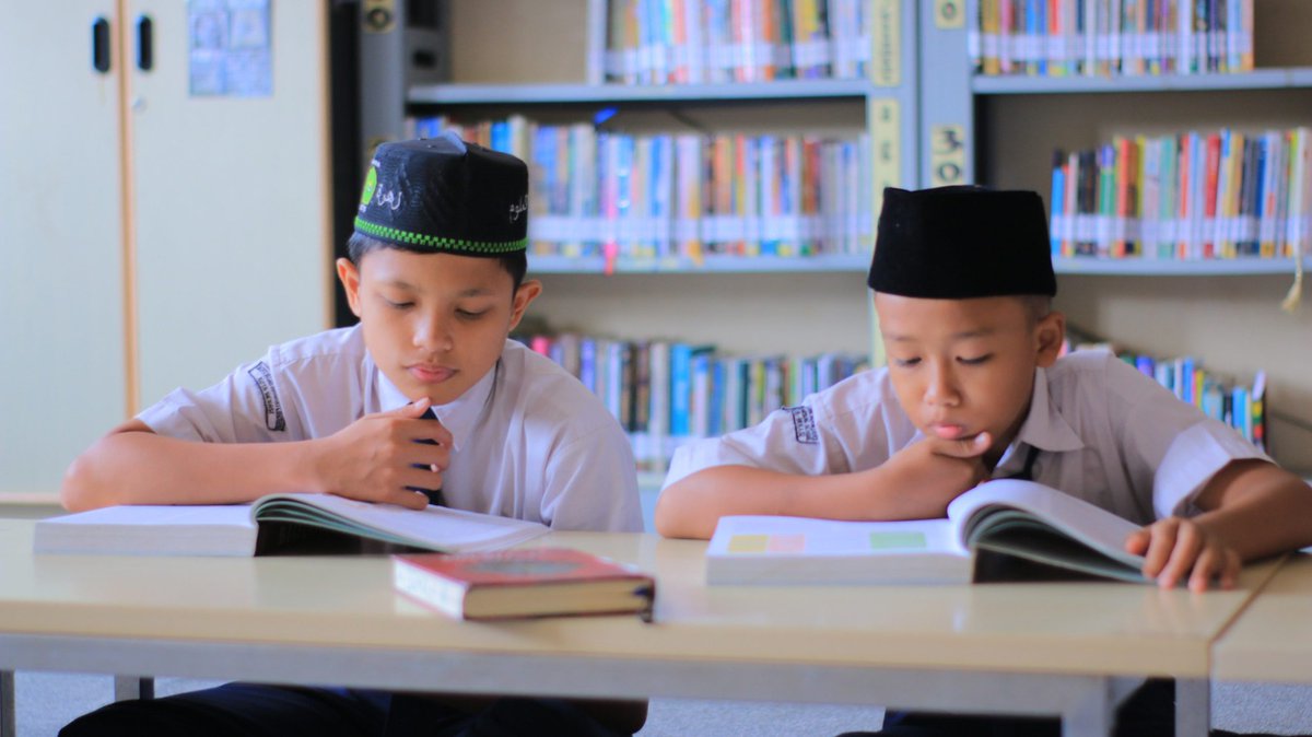 Yaqoob1700's tweet image. *Education is not a choice — it&apos;s a light.*  
A nation that invests in books builds its future.  
Schools are not just buildings,  
they are factories of dreams and dignity.  
  
📚 *Knowledge is power. Education is the key.*  

#Education #Knowledge #School #Hope #Future