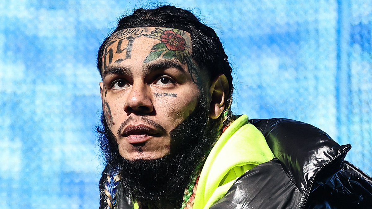 TMZ's tweet image. Tekashi 6ix9ine’s Home Invaded by 4 Gunmen, Mother Held Against Her Will tmz.me/EWb0dQz