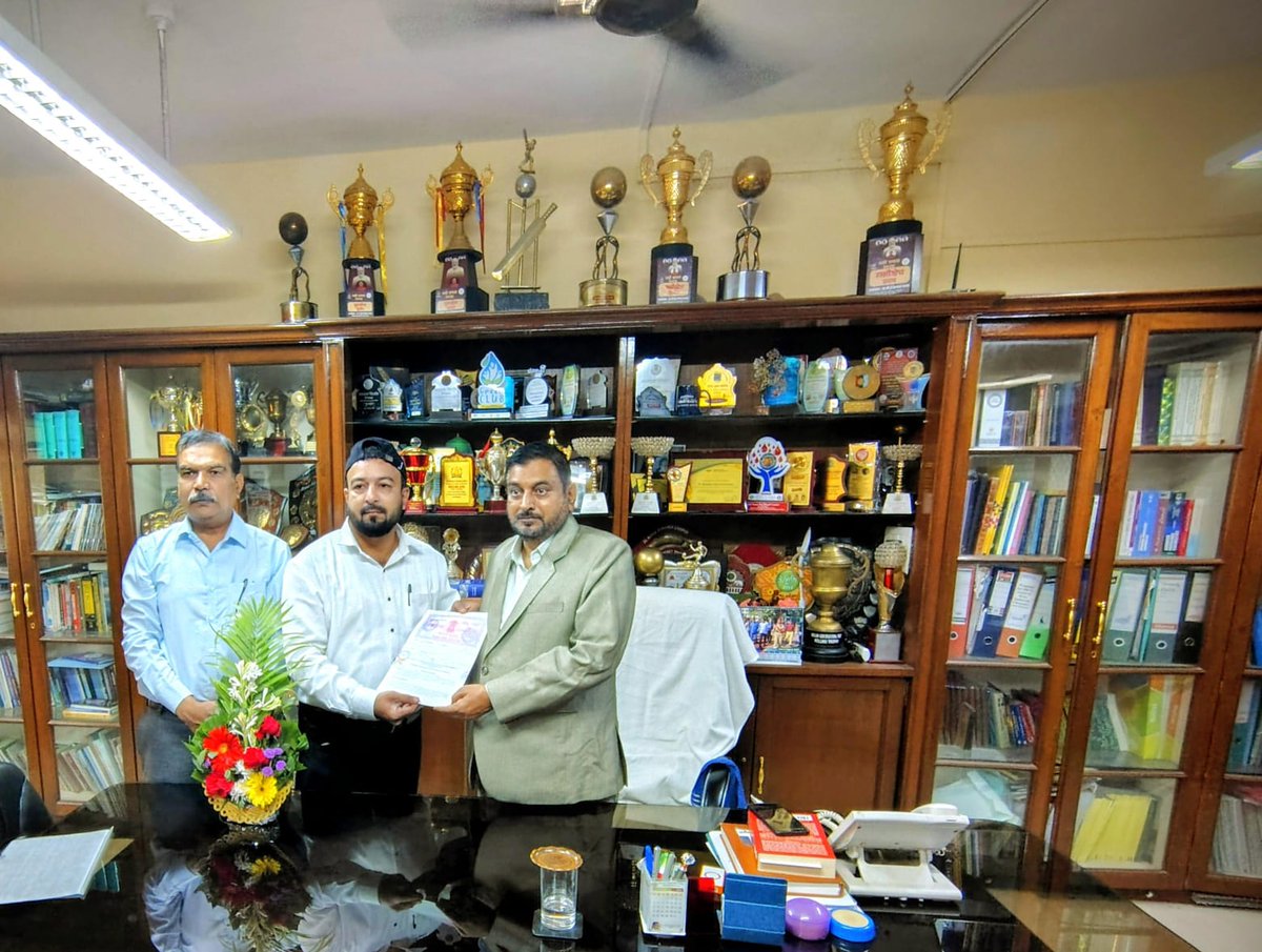 Maza01245's tweet photo. Maulana Azad College and Nixsecura Services have signed an MOU to provide Computer Science students with internships, training, and CSR workshops, aiming to give students hands-on experience in cybersecurity and boost their skills and job prospects. https://t.co/06s8cFlJ3a