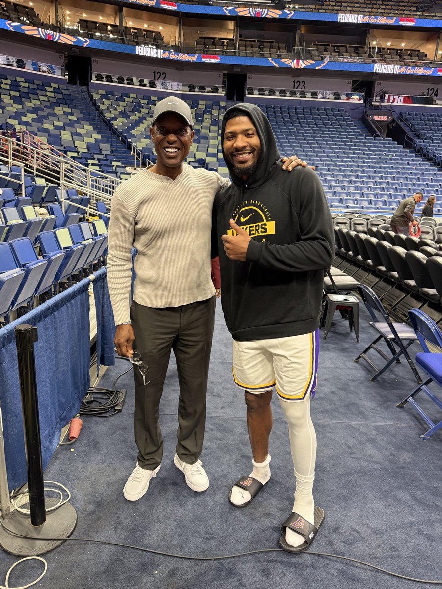 ButchPierre's tweet image. Always great to see and watch a former player, Marcus Smart who’s continues to have an outstanding NBA career playing for the Lakers! Proud of him Married and has a 14 month baby boy. Mom, Dad and Mr. Forte raised him right!