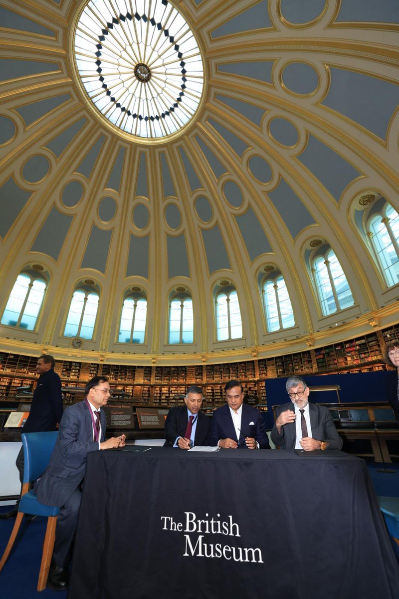 himantabiswa's tweet image. The Vrindavani Vastra is not just a textile, it is a symbol of Assam’s rich spiritual and cultural heritage, reflecting the devotion and vision of Mahapurush Srimanta Sankardev.  

The signing of the Letter of Intent with London British Museum to bring it back home under a…