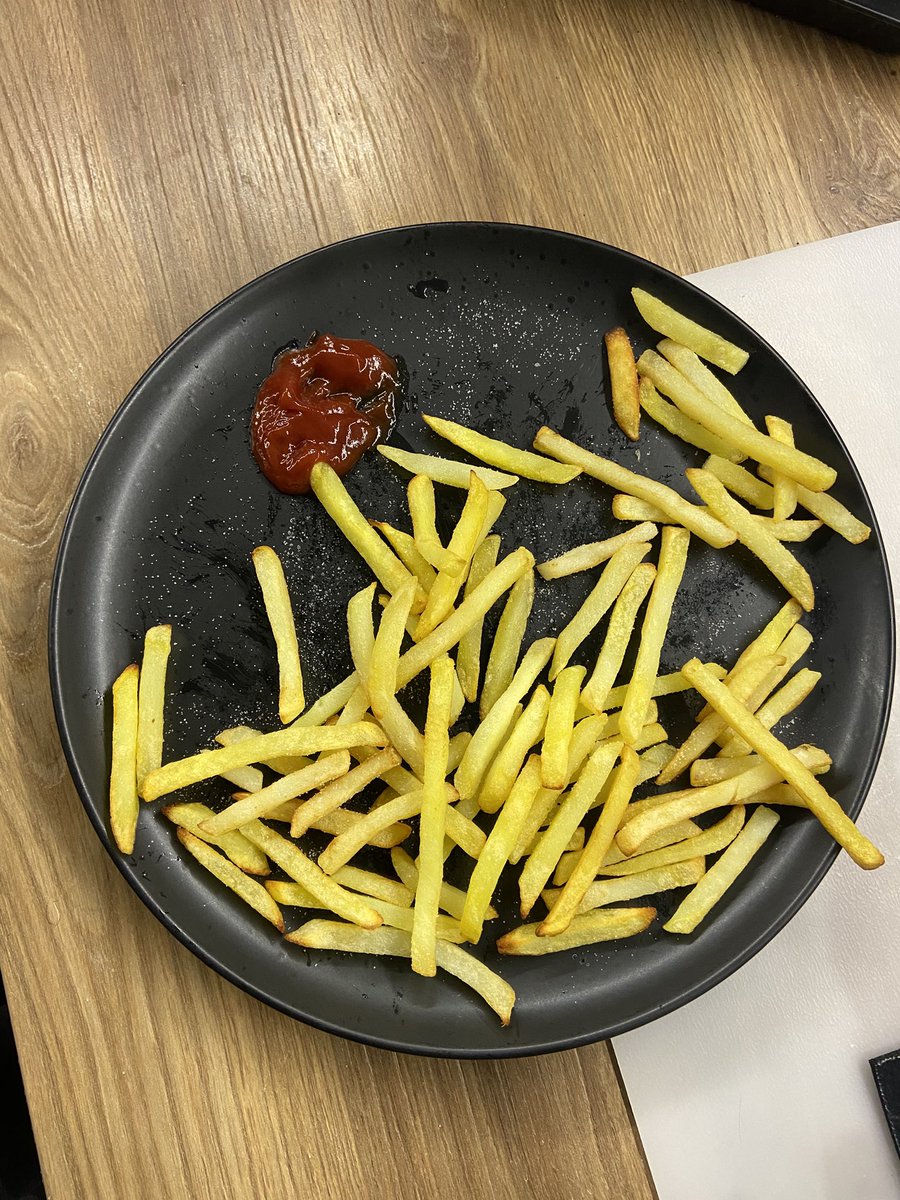 gluten69 tweet media