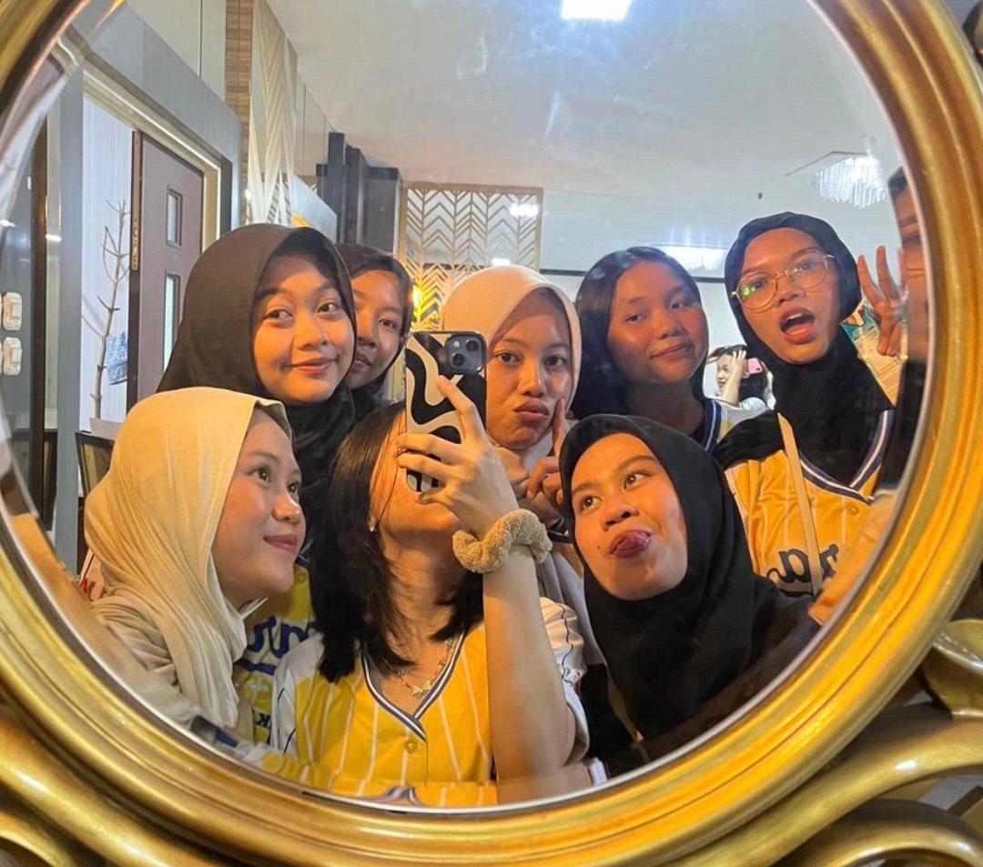 woogyups's tweet photo. weekend with wepose https://t.co/AQK0AvMQTz