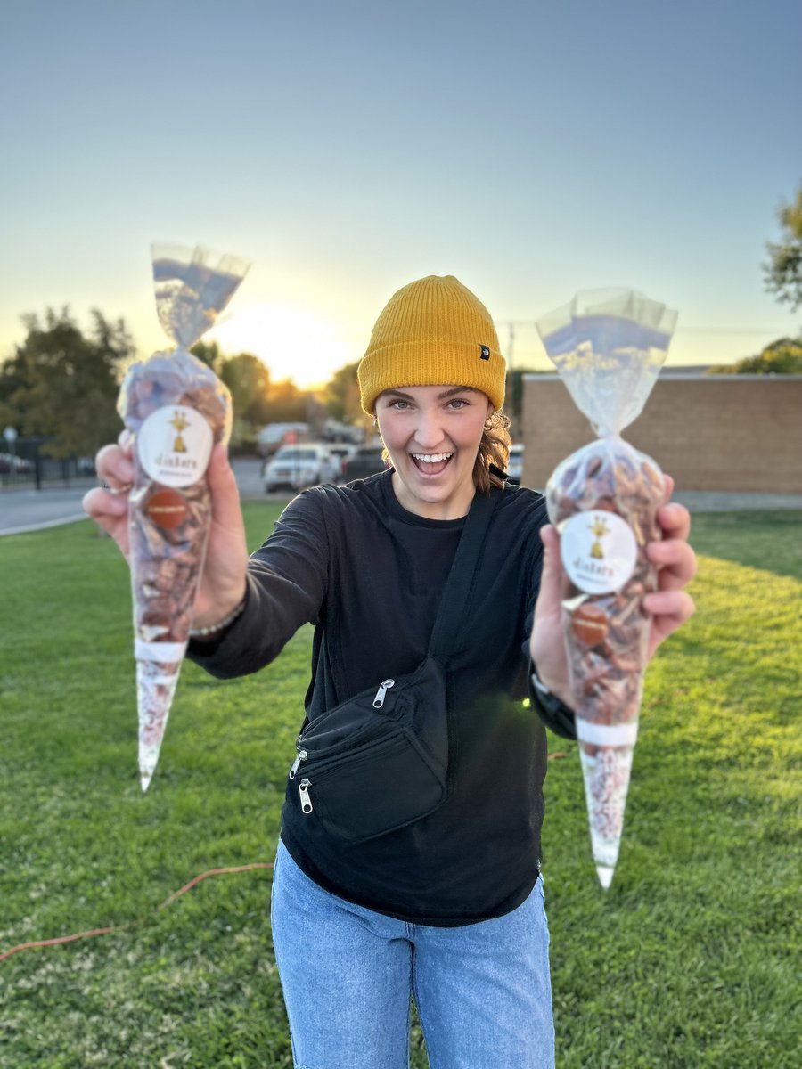 makestickers's tweet image. “The fast turnaround and vibrant print quality help us stay prepared for events and keep our products looking sharp. Plus, the durability means our labels hold up great—even in outdoor markets!” 🏆

⬇️ Get 10% off and order labels today! ⬇️

👉 Visit: mkstk.co/csdinkerscotw 👈