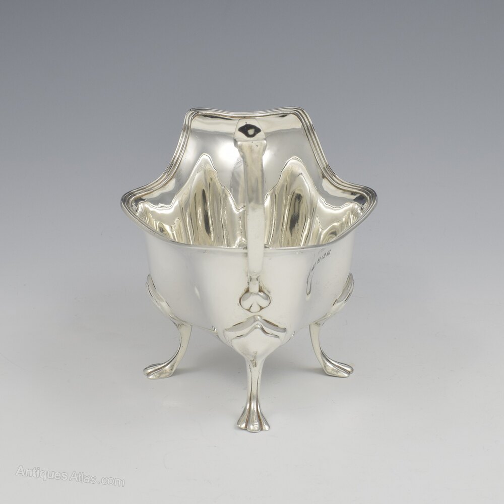 antiques_atlas's tweet photo. For sale on Antiques Atlas we have this
Stunning Edwardian Art Nouveau Silver Sauce Boat https://t.co/z9U26WLAHd ๐๐Listed by The Fancy Fox #Antiques @_TheFancyFox #antiquesilver #englishsilver #sterlingsilver #artnouveausilver #artnouveau https://t.co/AqkRXpbktC