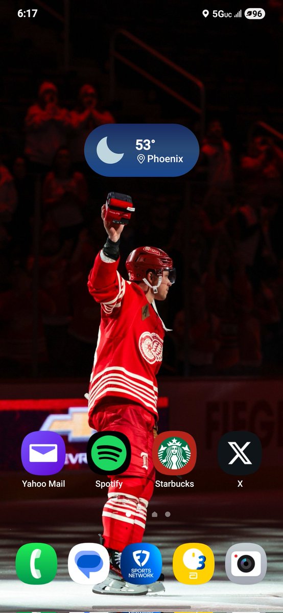 dclynick66's tweet photo. Just another day of changing up my wallpaper for my cell phone ... 👍 #LucasRaymond #LGRW https://t.co/DOemdPMjAU