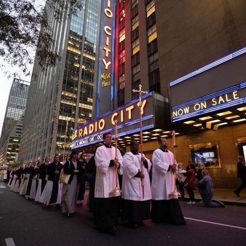 CatholicArena's tweet photo. NEW YORK CITY

The New York Post is reporting: 

• Numbers converting have TRIPLED 
• Churches reporting being OVERCROWDED for Sunday Mass
• HUGE conversions of young people https://t.co/hArZQh5mtI