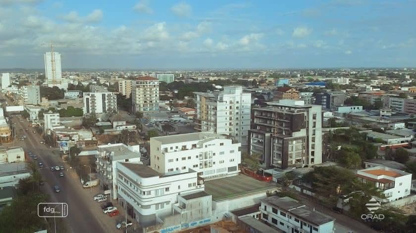 bigwijohn's tweet image. The CUBOID and the Atlantic Ocean behind!
Shaping its own identity in the skyline of the city of #Pointenoire #congobrazaville @fdg_africa @_oradgroup_