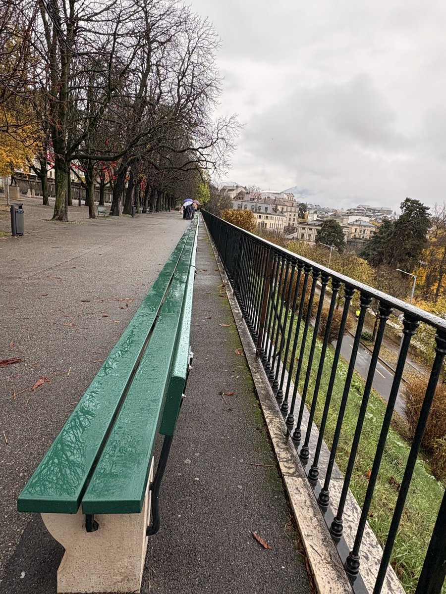 GmurHelen's tweet photo. #Monday #morning #vibes
#Walking in the #rain 💦☔️ to the main #train #station 🚊 #Cornavin @RailService @MySwitzerland_e
#Old #Town #Geneva #Switzerland 🇨🇭 https://t.co/qo3KWaw4k2