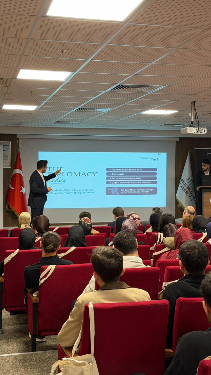 gencperspektif1's tweet photo. “The Diplomacy of Law” programımızın açılışını gerçekleştirdik.

Etkinliğimiz, Senegal Büyükelçisi Sayın Ahmet Kavas’ın teşrifleri ve gerçekleştirdiği değerli konuşmasıyla daha da anlam kazandı. 

Uzmanlarımıza ve eşlik eden kıymetli katılımcılarımıza teşekkür ederiz! ⚖️ https://t.co/s0KsBqDfD9