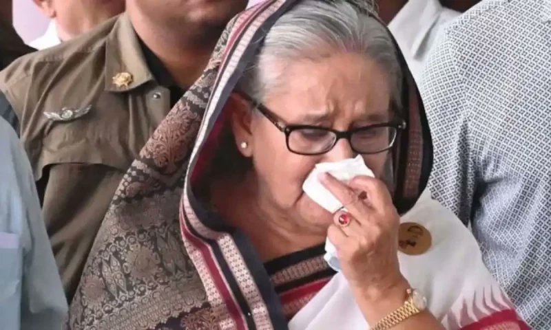 کل جو زمین پر فرعون بنے ہوئے تھے آج وہ اپنی جان بچانے کے لئے مفرور ہیں۔ 

فَاعْتَبِرُوا يَا أُولِي الْأَبْصَارِ
"پس عبرت حاصل کرو، اے بصیرت رکھنے والو!"
(سورہ الحشر آیت 2)

#TheSolution #Bangladesh
#Haseenawajid