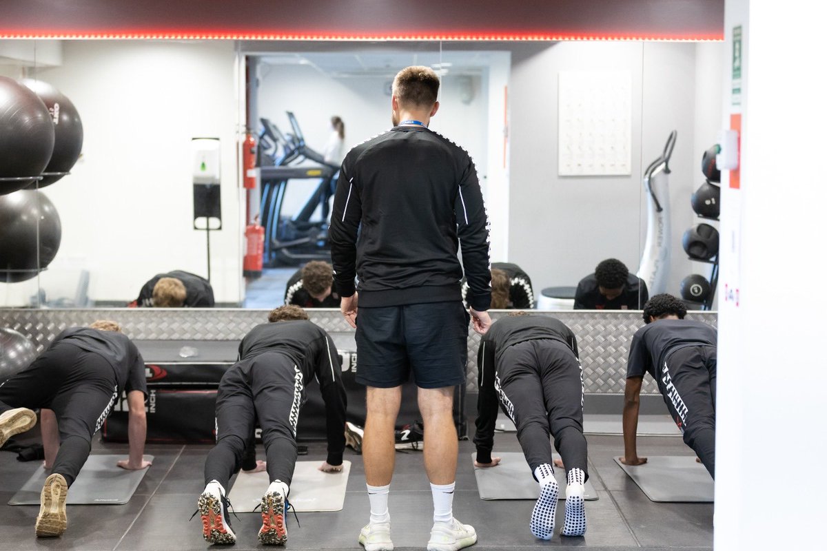 talentxfa's tweet image. Busy Monday for our full-time players 💪⚽

Morning gym work, classroom learning, and match-day prep to set the tone for the week.

#Play #Succeed #Achieve