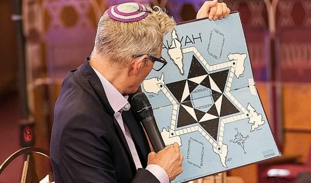 mindingottawa's tweet image. Auditors @CanRevAgency revoke tax status for another Jewish charity, the 3rd in 15 months: &quot;They actually did admit it was due to outside pressure,&quot; says nt&apos;l director of Herut Canada.  
blacklocks.ca/target-third-j… #cdnpoli @OfficialHerutna