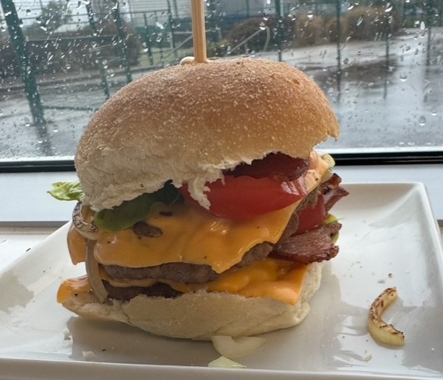 Delta_RASA's tweet image. Year 10, have been cooking, towering stacked burgers, infused with seasonings and bursting with flavour. #Foodtechnology #GCSE