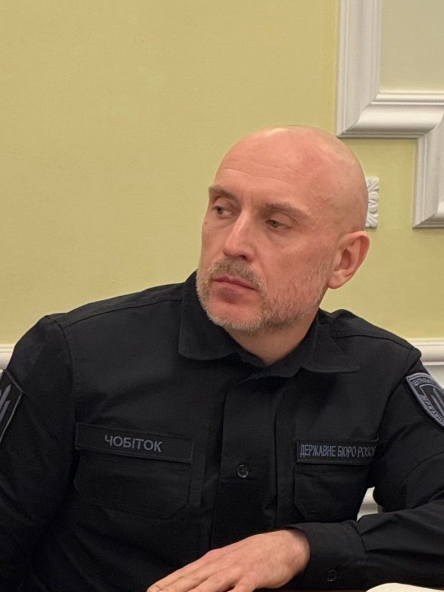 apravda's tweet image. В ці хвилини я на Тимчасовій слідчій комісії у Верховній Раді по Міндічу — кєнту диктатора Зеленського, який виніс із країни півмільярда.

І друзі… це Ш О К. Те, що тут звучить — просто розриває голову 🤯

Уявіть: ДБР є на плівках НАБУ.

До них ходив радник Галущенка — агента…