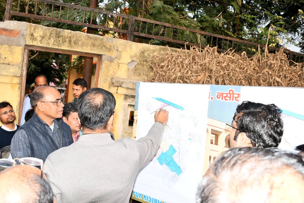 dm_firozabad's tweet image. जिलाधिकारी @RameshRanjanIAS ने राजकीय इंटर कॉलेज नसीरपुर में उद्योग बंधुओं के साथ बैठक कर यूपीडा द्वारा विकसित औद्योगिक क्षेत्र में अधिक से अधिक उद्योग स्थापित करने हेतु उन्हें प्रोत्साहित किया तथा उपस्थित अधिकारियों को आवश्यक दिशा-निर्देश दिए। @InfoDeptUP @UPGovt @ChiefSecyUP