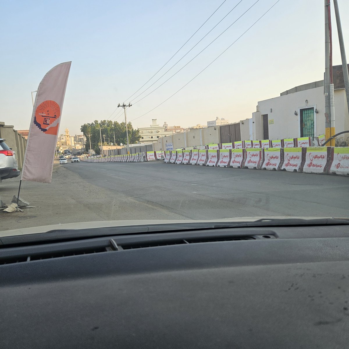 hi1980y's tweet photo. @ALKAHRABA
الموقع / جده حي الحرزات خلف محطه الوطن
حواجز اسمنتيه متروكه في شارع ضيق تخص مقاول كهرباء لها اكثر من اسبوعين بدون عمل أو انجاز تسببت في مشاكل الحركه في الحي
ارجو ازالة الحواجز ومعاقبة المقاول على هذا الاهمال https://t.co/JJMsLiE5DT