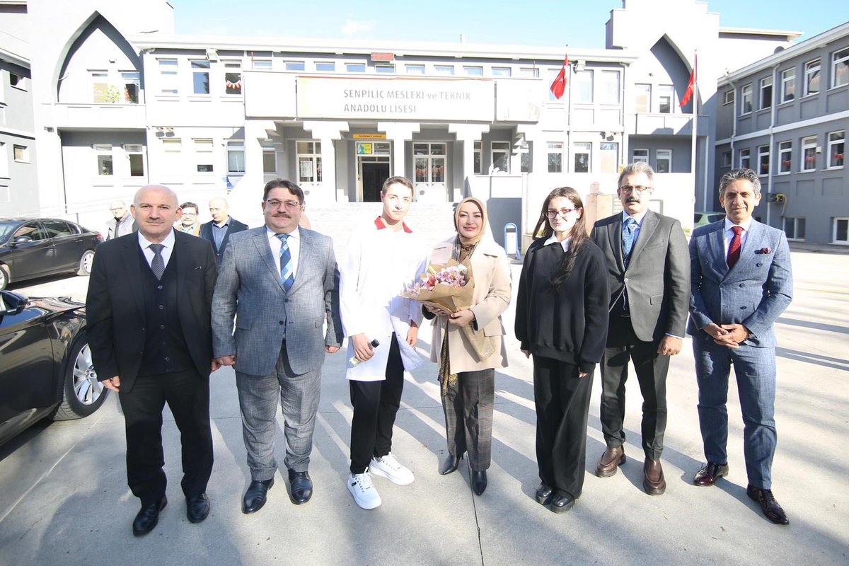 İl Milli Eğitim Müdürümüz Coşkun Bakırtaş ve AK Parti Erenler İlçe Başkanımız Ömer Barik ile birlikte Şenpiliç Mesleki ve Teknik Anadolu Lisesi’ni ziyaret ettik.

Öğrencilerimizin uygulamalı eğitim aldığı laboratuvar ve ekmek üretim atölyesinde incelemelerde bulunduk,