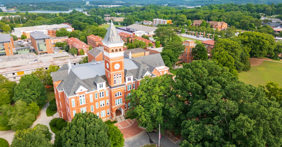 Tillman Hall at <a href="/ClemsonUniv/">Clemson University</a> has been inspiring generations since 1893. Romanesque Revival design, iconic clock tower, and a rich campus history all in one. 🏛️

#HistoricArchitecture #ClemsonUniversity #RomanesqueRevival
