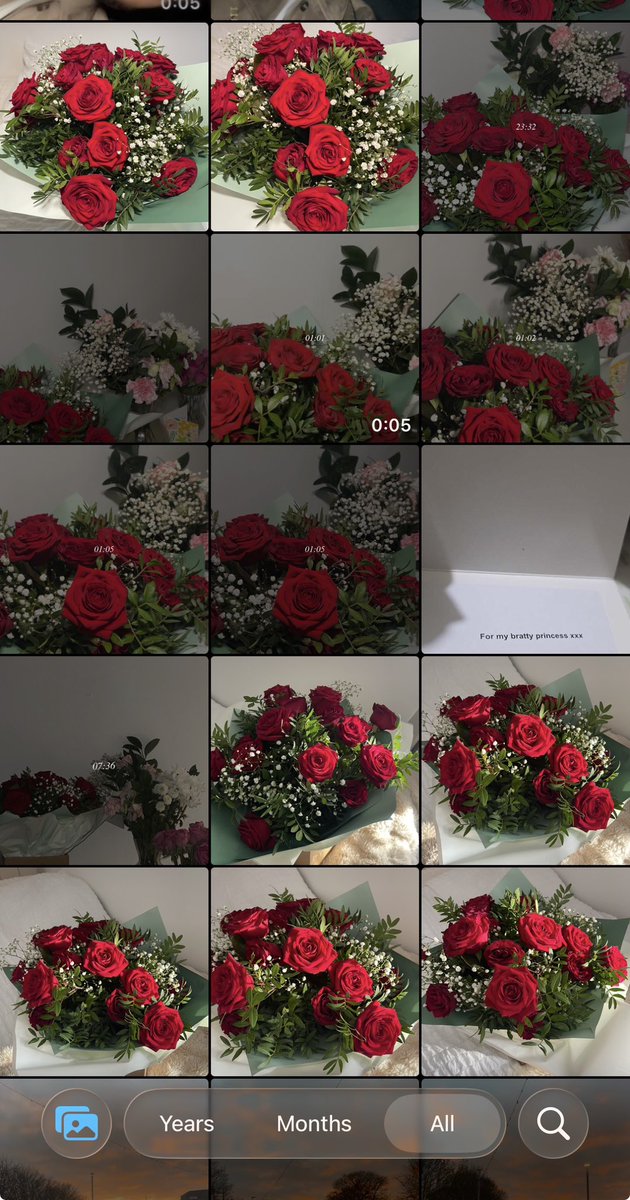 4ffyxo's tweet image. a girls camera roll as soon as she get flowers