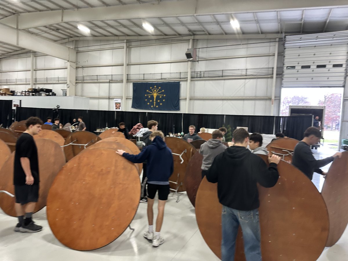 tigerfbcoach's tweet photo. The kind of email I enjoy receiving from community members...

Coach Curtis,
Thanks again for bringing the boys to help clean up. It was the fastest and most efficient year yet.
We really appreciate it!
Attached are photos.  Again, thank you!
Blessings,
Grace 
@WarsawTigerFB https://t.co/DGx9gGpPBC