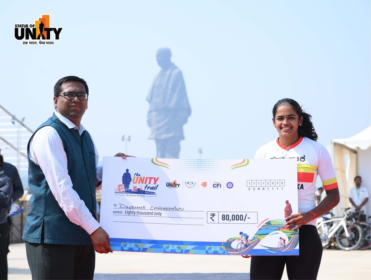 souindia's tweet image. Victory moments! Prize distribution ceremony wrapped up The Unity Trails on an inspiring note.#TheUnityTrails #EktaNagar #StatueOfUnity #150YearsOfSardarPatel
