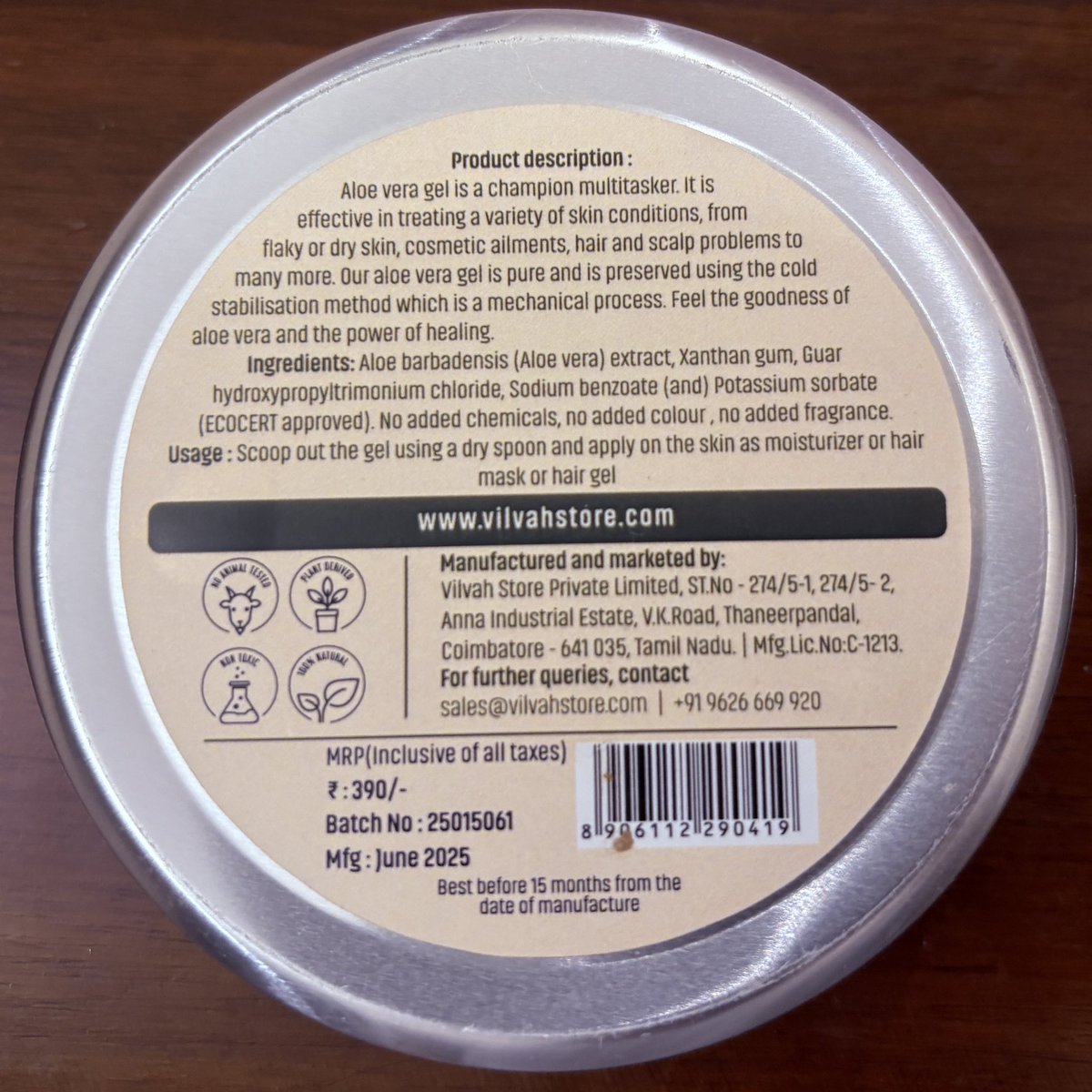 ajaymallya92's tweet photo. The new 2025 Vilvah Aloe has additional conditioning/stabilizing agents. How does it compare to the 2024 99% Aloe juice in terms of Aloe content? 🌿 Curious to hear from @VilvahCare https://t.co/4zfucs8wP3