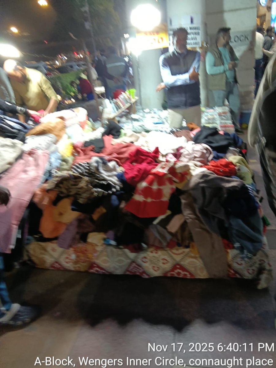 This is the condition of CP market right now,totally ransacked by Illegal Hawkers &amp; <a href="/tweetndmc/">New Delhi Municipal Council Official</a> enforcement officer Shyam Sunder is sleeping &amp; being callous to the job hes appointed for
<a href="/BansuriSwaraj/">Bansuri Swaraj</a>
<a href="/p_sahibsingh/">Parvesh Sahib Singh</a> <a href="/kuljeetschahal/">Kuljeet Singh Chahal 🇮🇳</a> pls come for rounds &amp; check this gross voilation