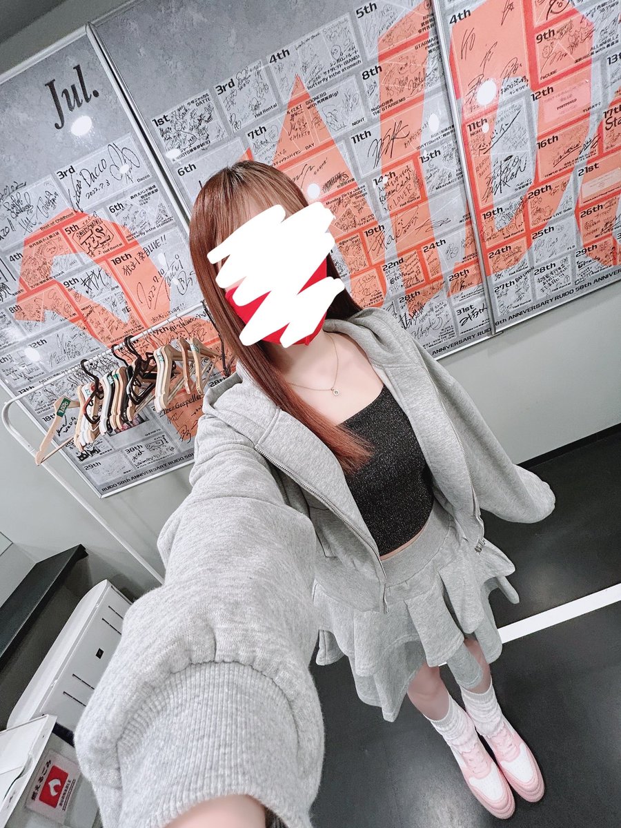 kanademimimi's tweet image. 本日 #原宿RUIDO 出演させていただきました！#奏みみ です✨️✨️

ぽんこつもありましたが、心を込めて歌いました💓伝わったかな☺️💓？？

そして❗️
MCでも話していた【 ペンライト持って飛び跳ねられるライブ 】あります❗️❗️❗️❗️

是非12/6Veats Shibuyaでまたお会いできたら嬉しいです😆❗️❗️❗️