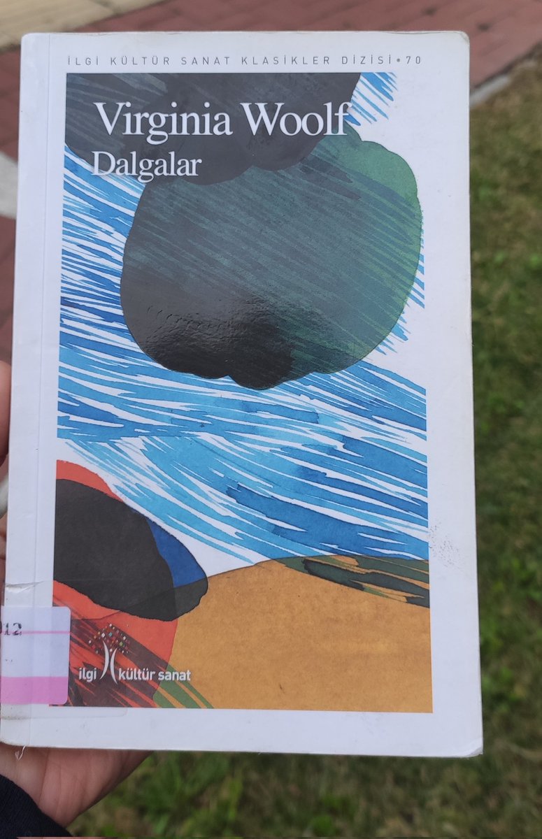 1Kitap_sever's tweet image. “Benim için en büyük trajedi, kendime ulaşamadan başkalarına görünmek zorunda oluşum.”

    ~Dalgalar~
  Virginia Woolf